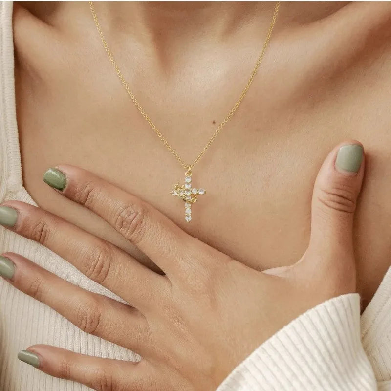 VELINNA™ Cross & Crown Necklace – 18K Gold Plated ✝️