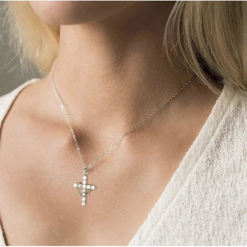 VELINNA™ Cross & Crown Necklace – 18K Gold Plated ✝️
