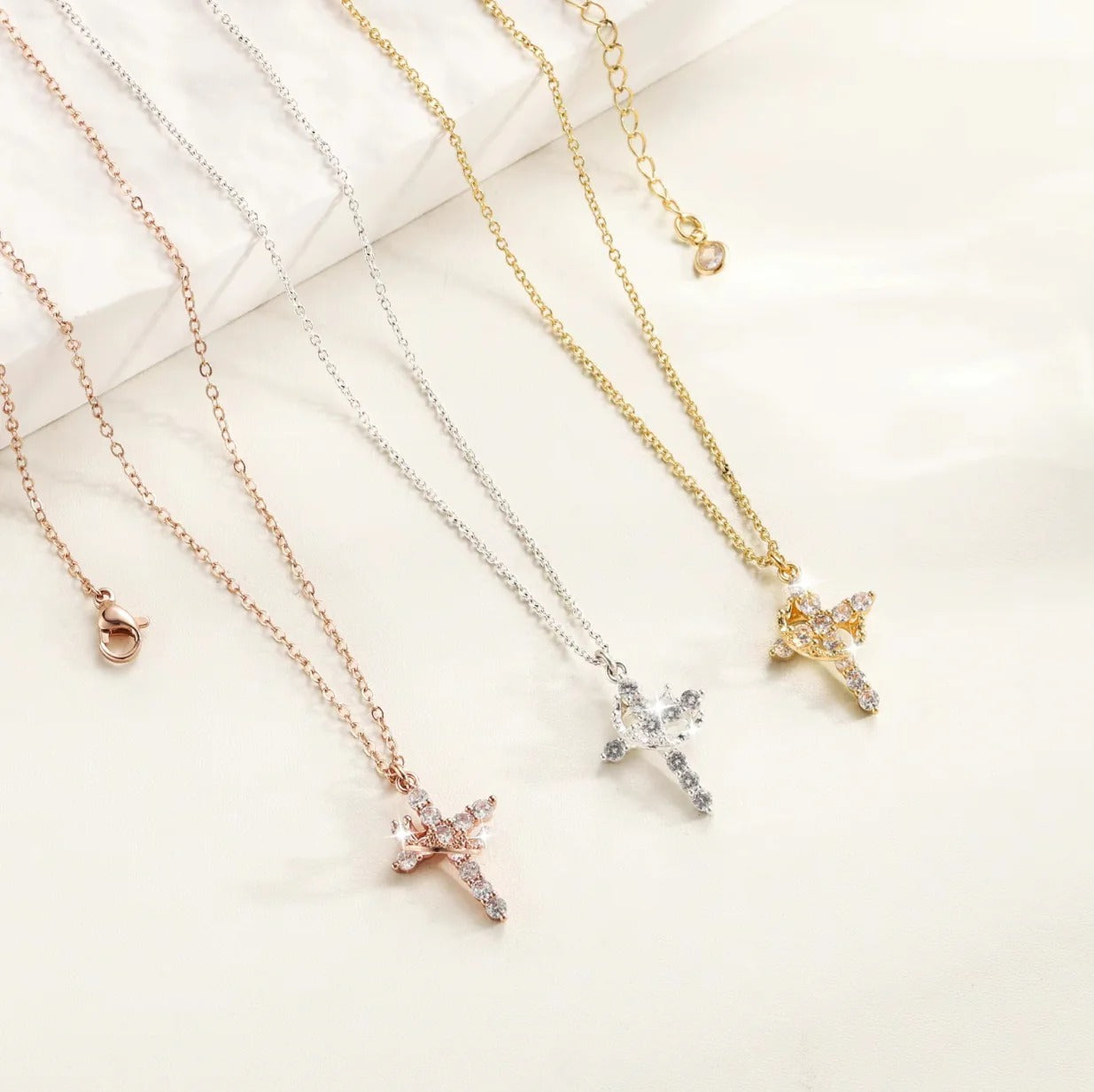 VELINNA™ Cross & Crown Necklace – 18K Gold Plated ✝️